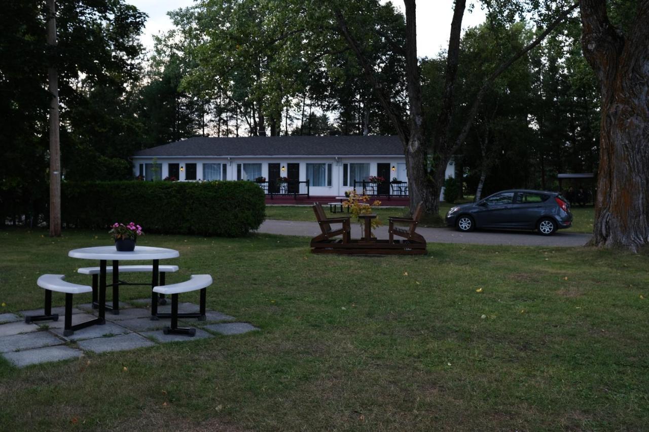 Domaine Belle Plage Baie-Saint-Paul Exterior photo